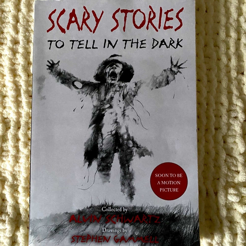 Scary Stories to tell in the dark 📚